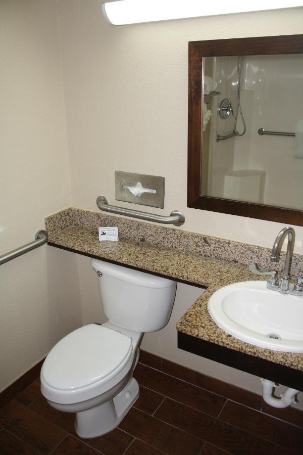 King Room - Accessible/Non-Smoking,1037818711:JPEG