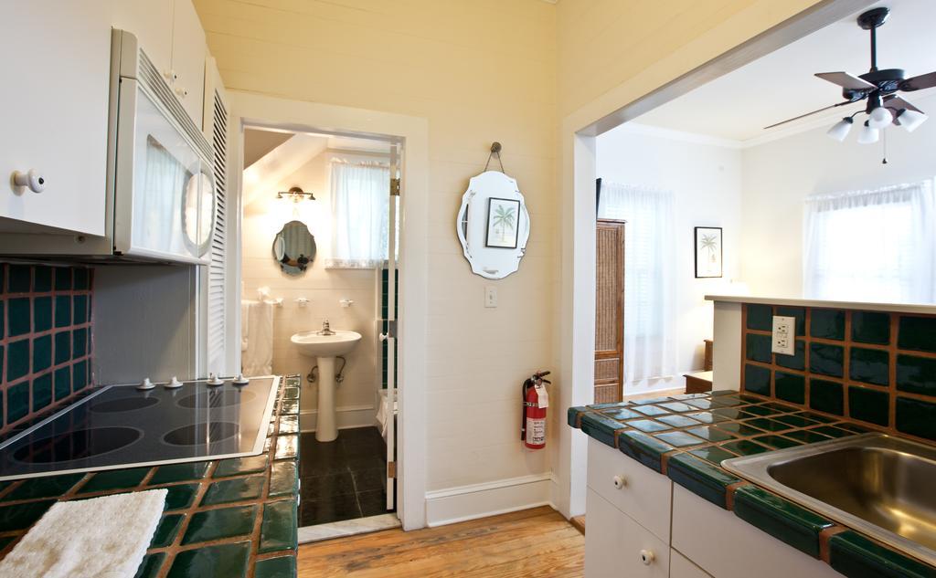 Arch House Two-Bedroom,118288354:JPEG