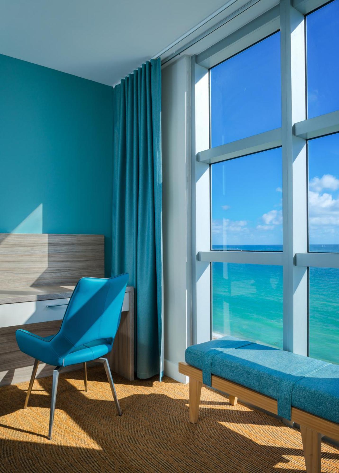 Deluxe One-Bedroom Oceanfront Suite