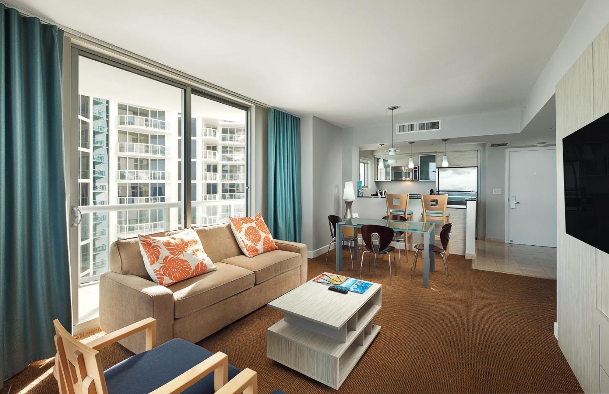 Deluxe One-Bedroom Oceanfront Suite