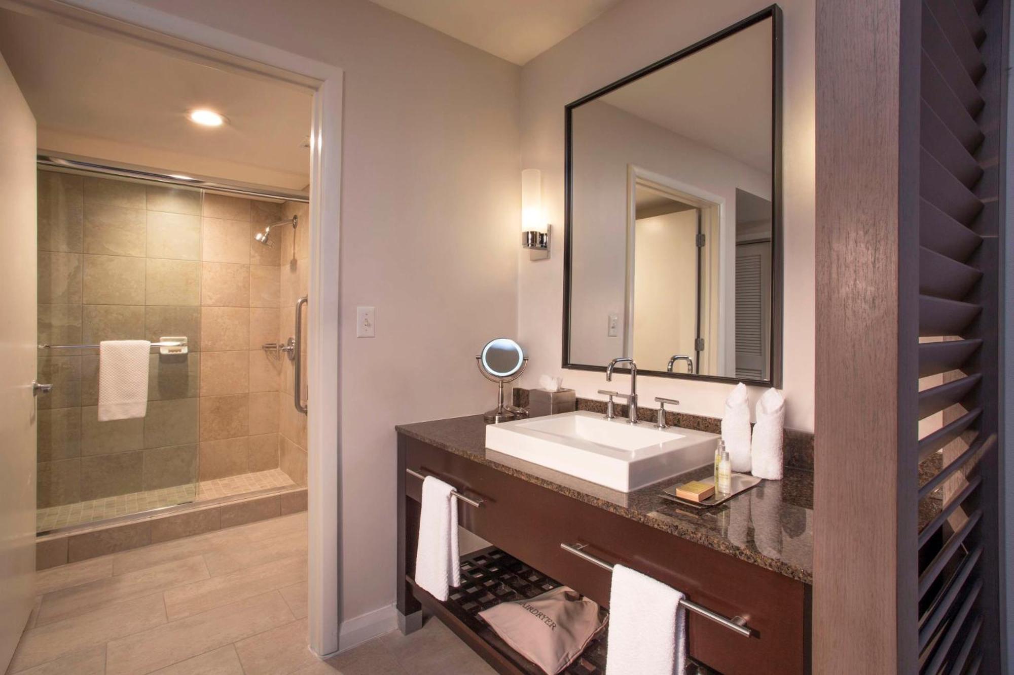 King Room,1498597159:JPEG