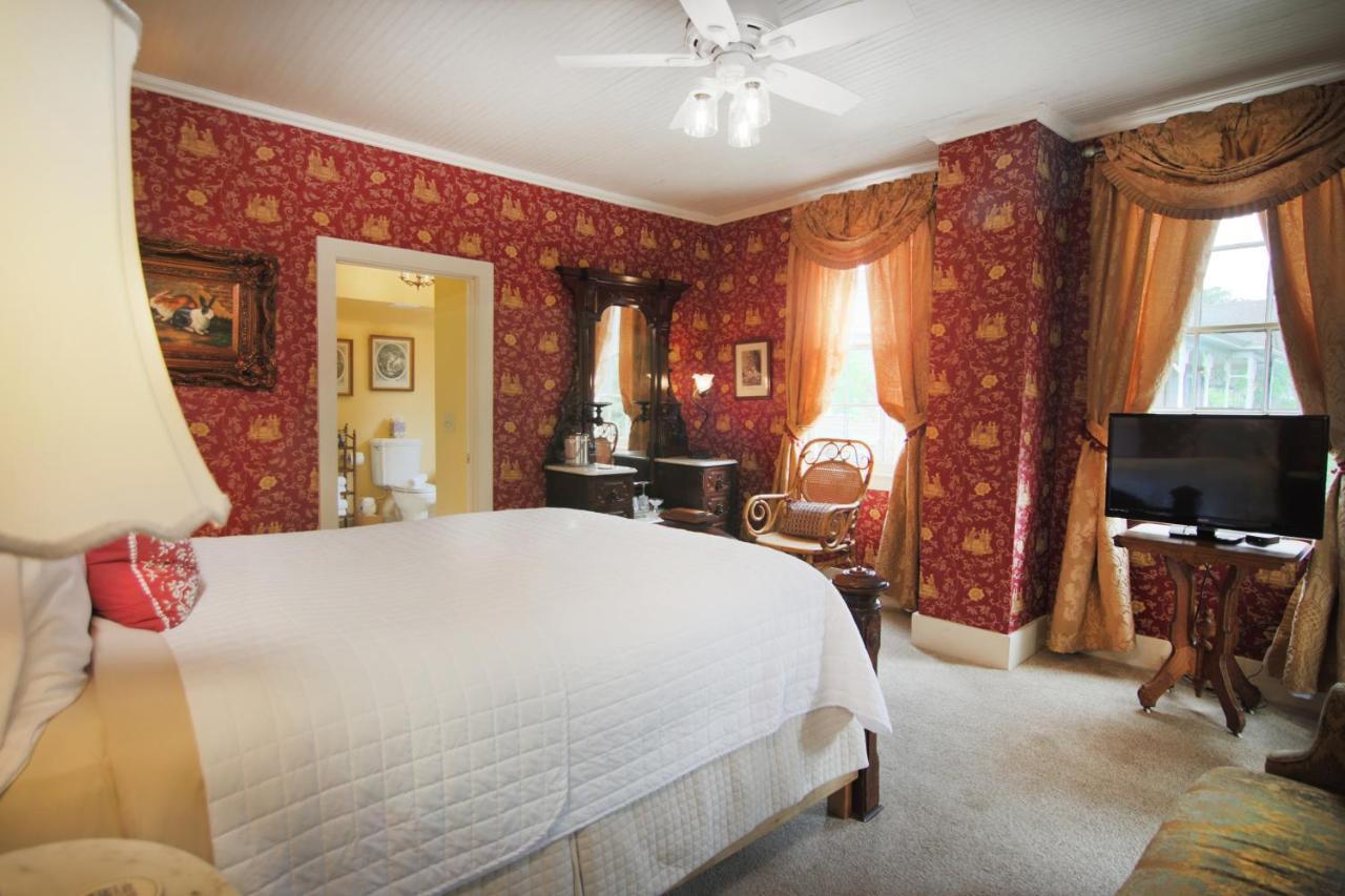 Queen Suite,1294428190:JPEG