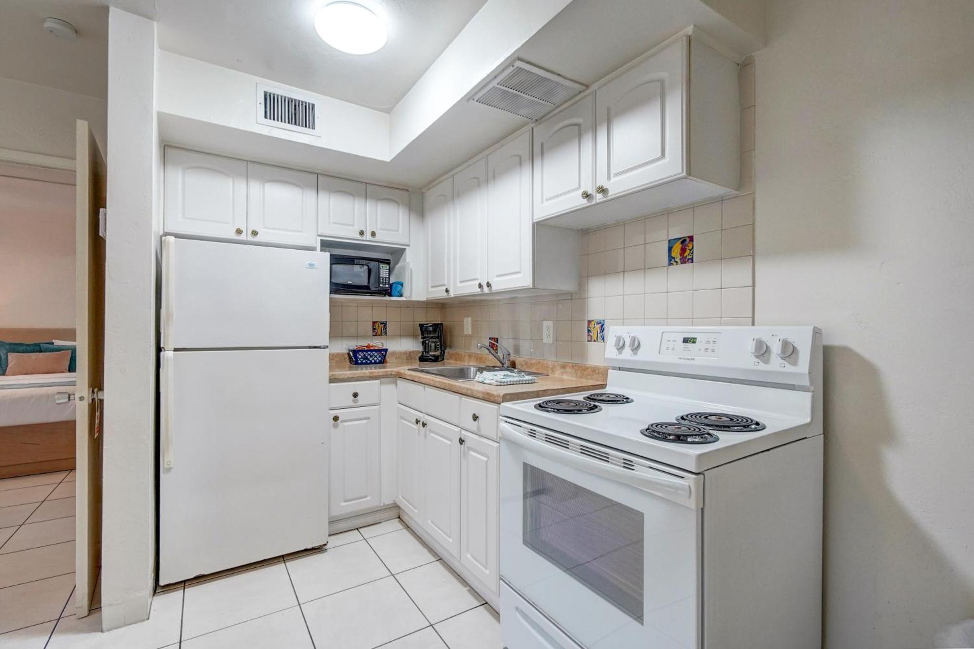 One-Bedroom Apartment (Two Full Beds),1546087765:JPEG