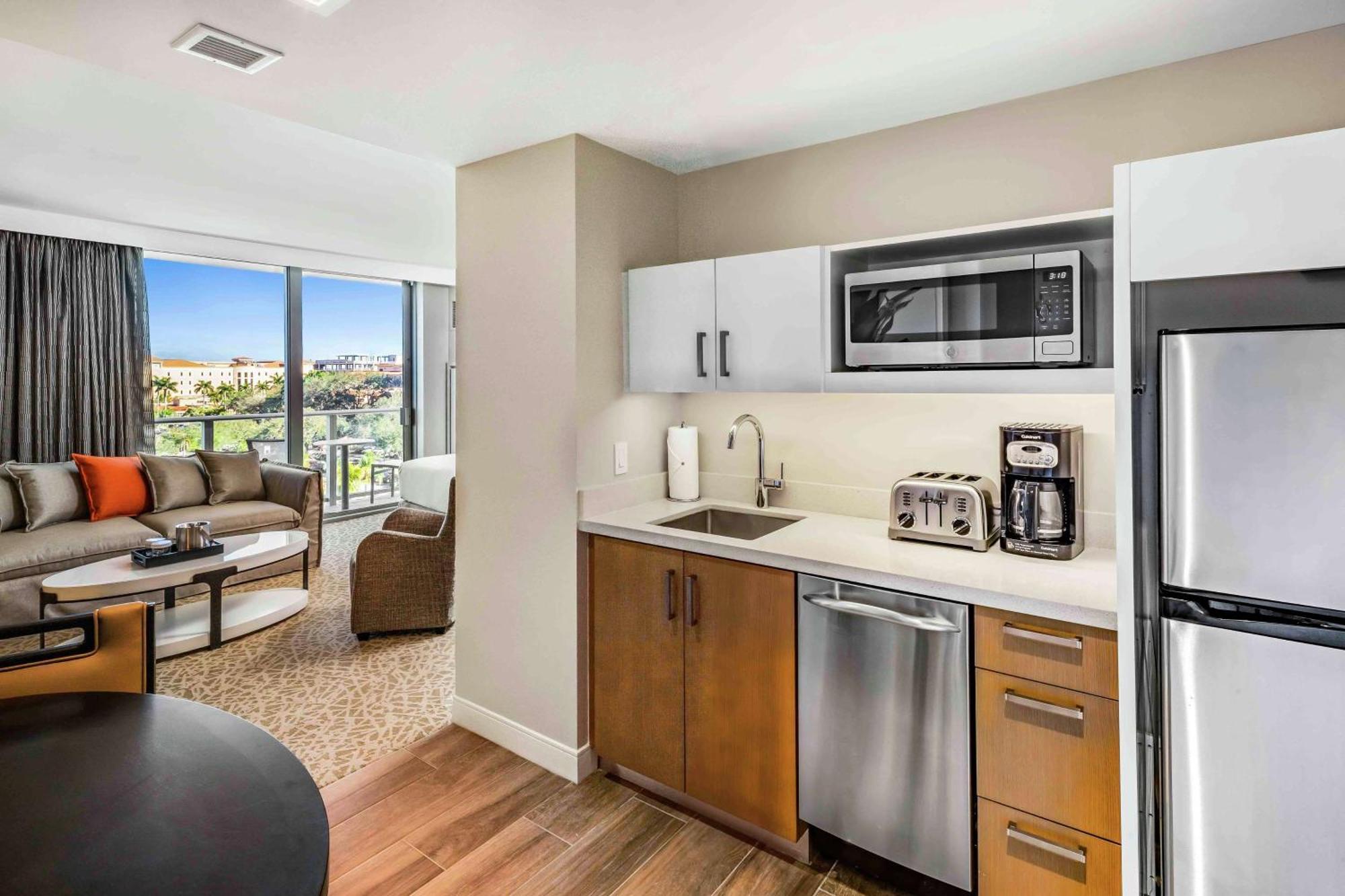 King Studio Suite with Lake View