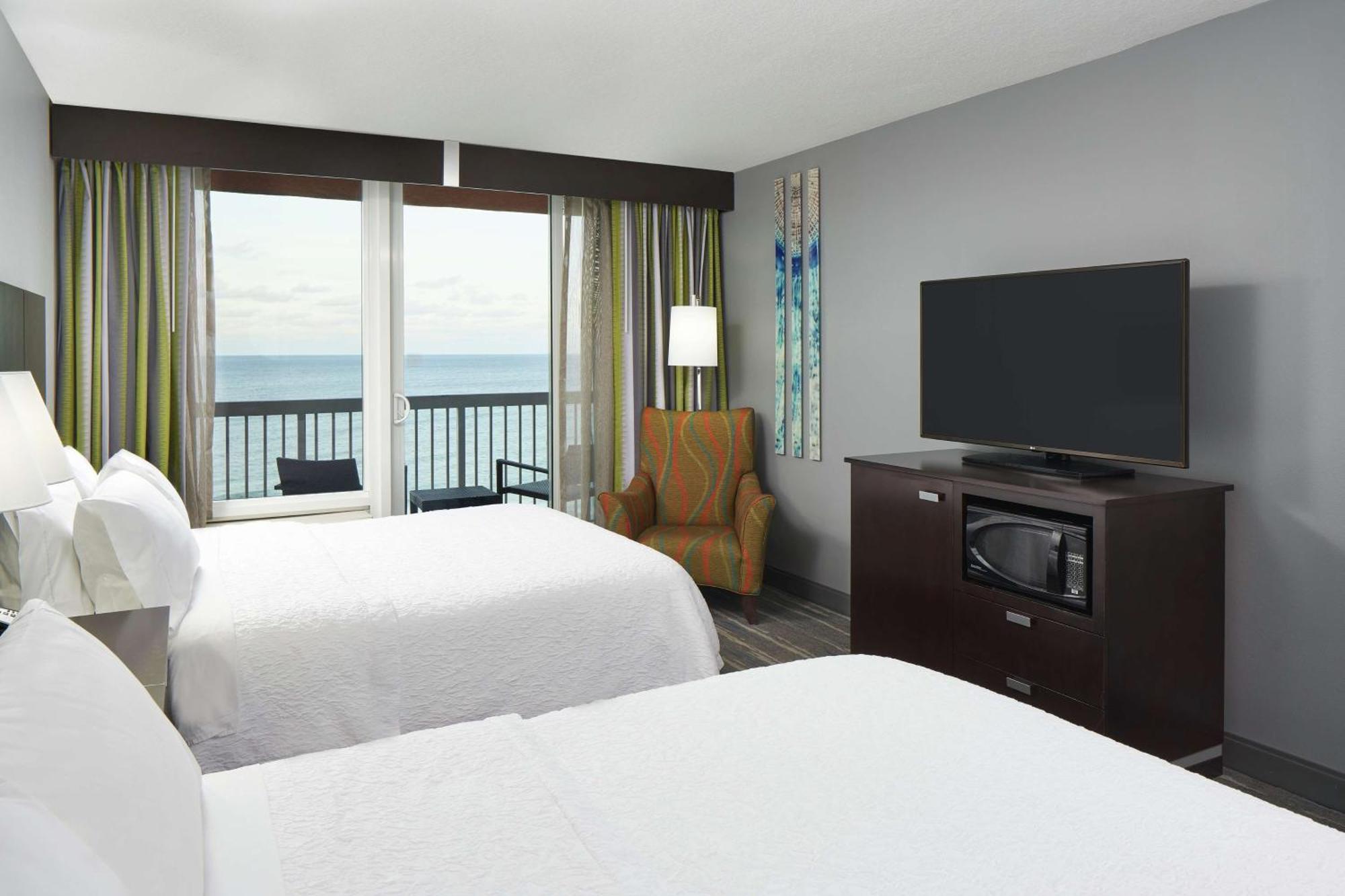 Queen Room Oceanfront High Floor,1557912007:JPEG