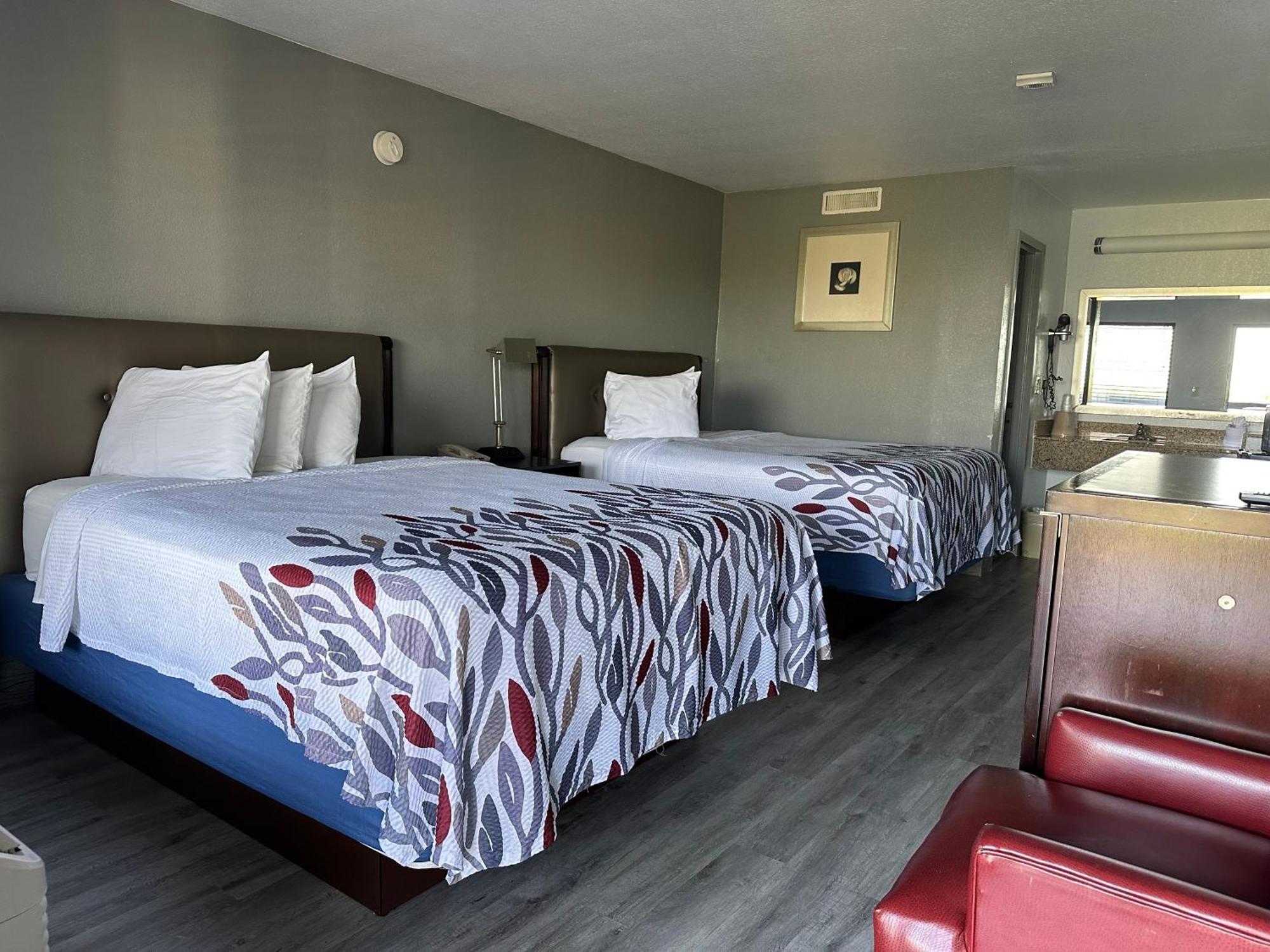 Standard Queen Room