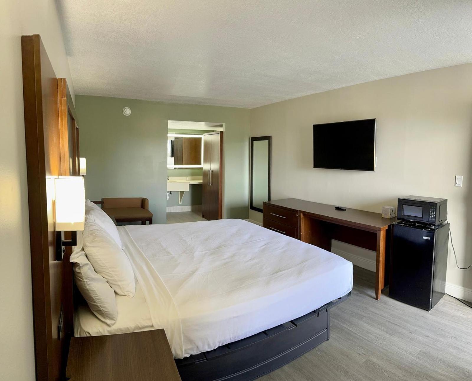 King Suite Living Room Non Smoking