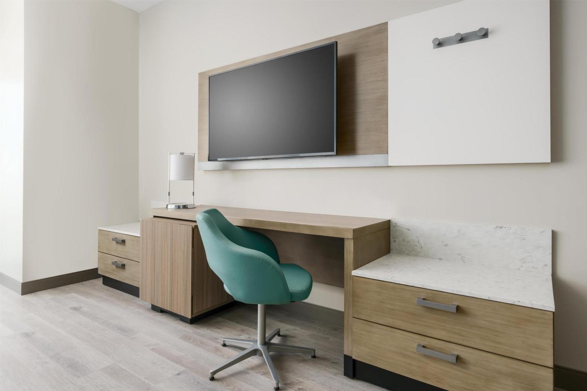 King Room with Sofa Bed and Accessible Tub,1683005327:JPEG