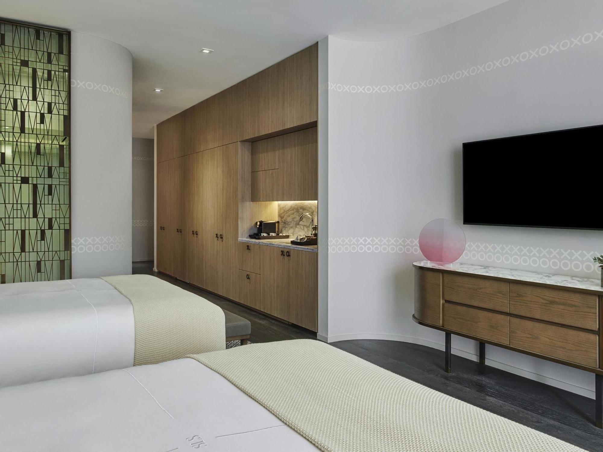 Lux Queen Room Two Queen Beds
