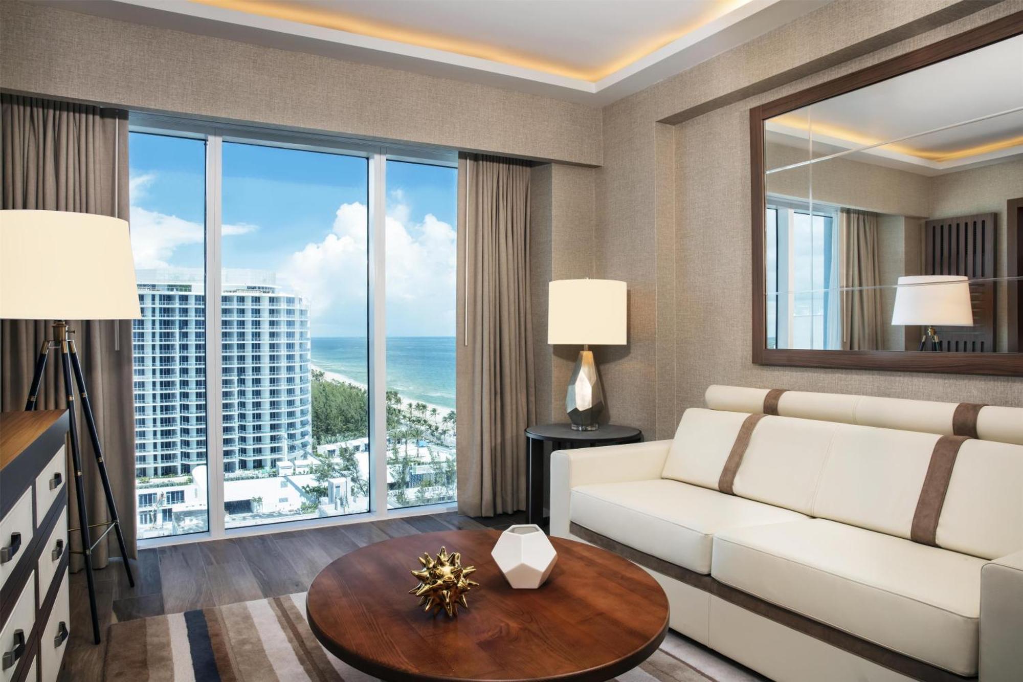 One-Bedroom Suite with Partial Ocean View,1758449350:JPEG