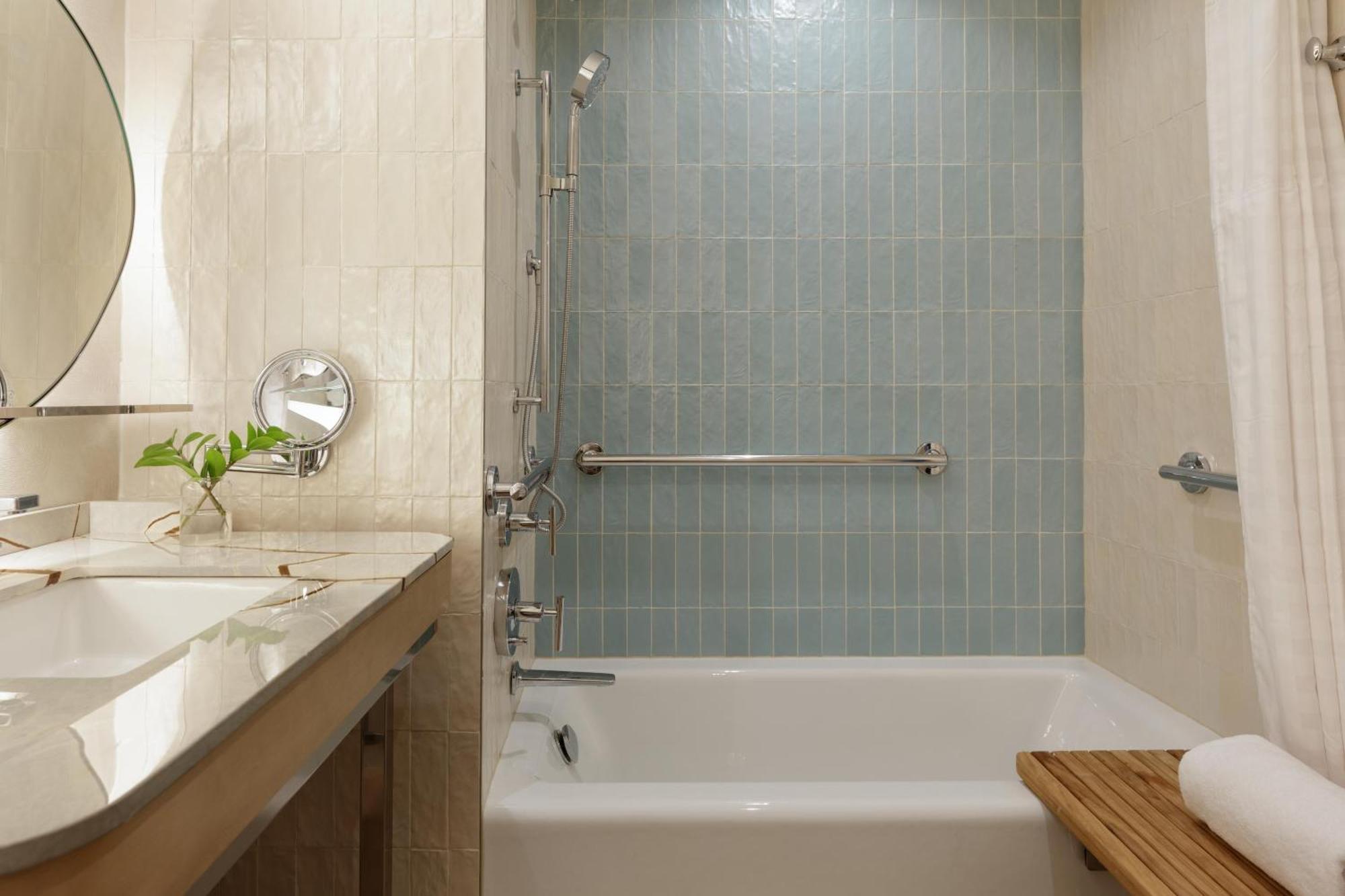 King Room Accessible Tub Disability Access