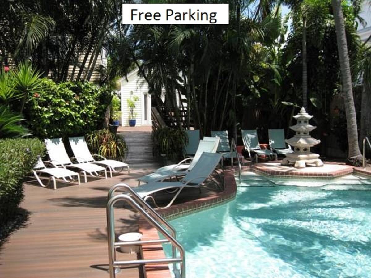 Deluxe One-Bedroom Apartment