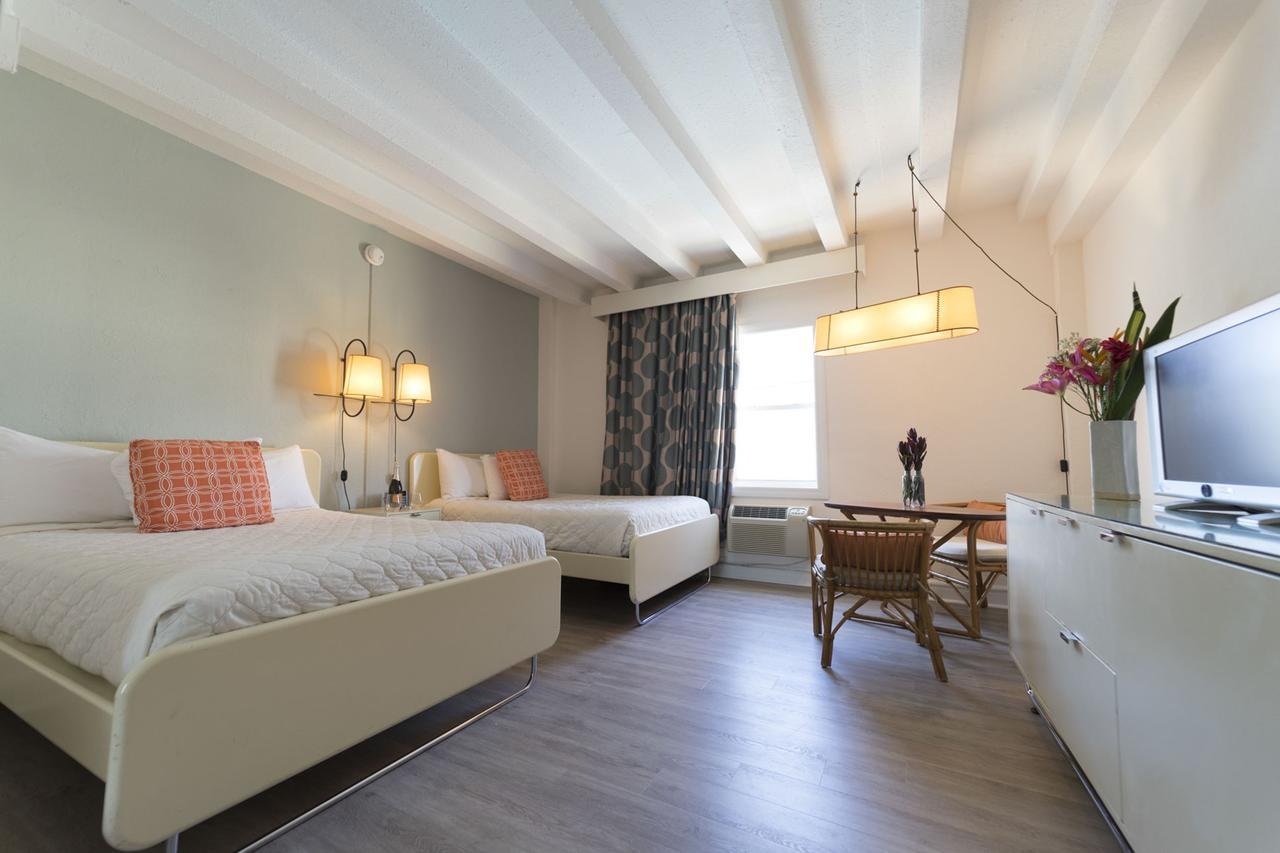 Suite con 1 Letto King-Size, 2 Letti Matrimoniali e Vista Oceano