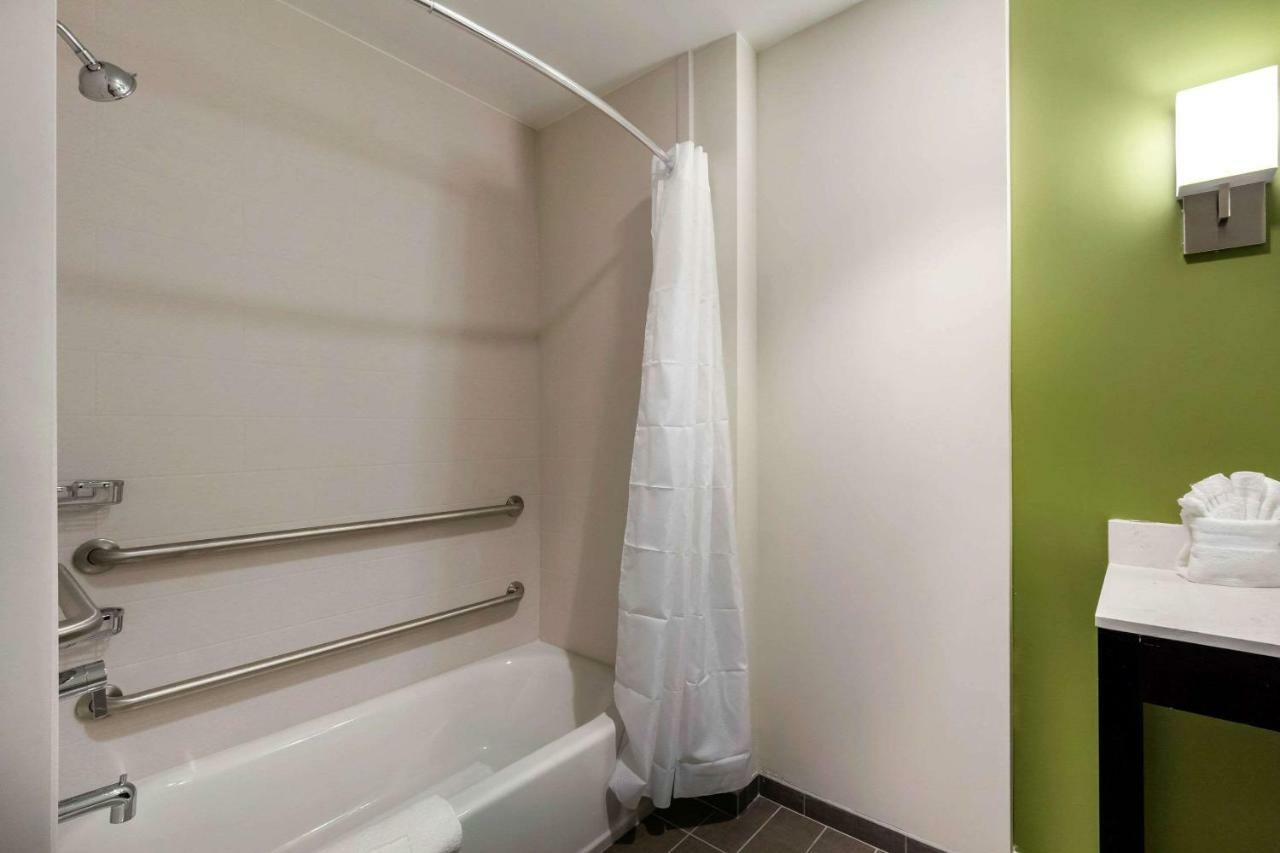 Queen Room with Two Queen Beds - Accessible/Non-Smoking,1284511510:JPEG