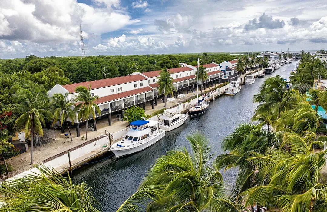 Waterside Suites And Marina-1