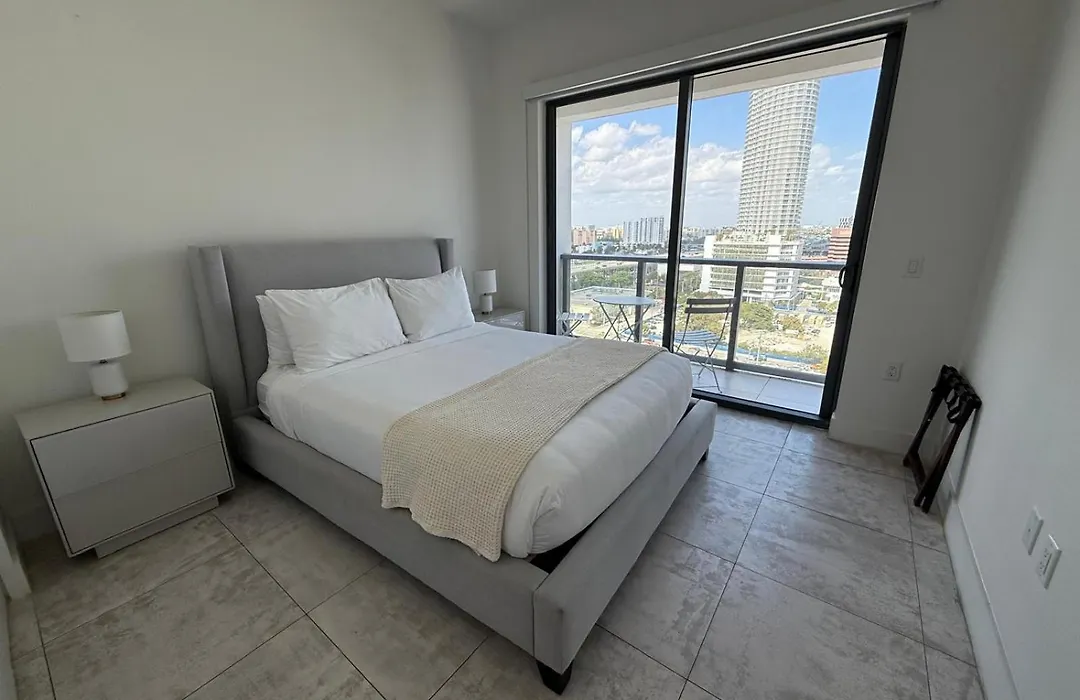 Smart Brickell Hotel-1