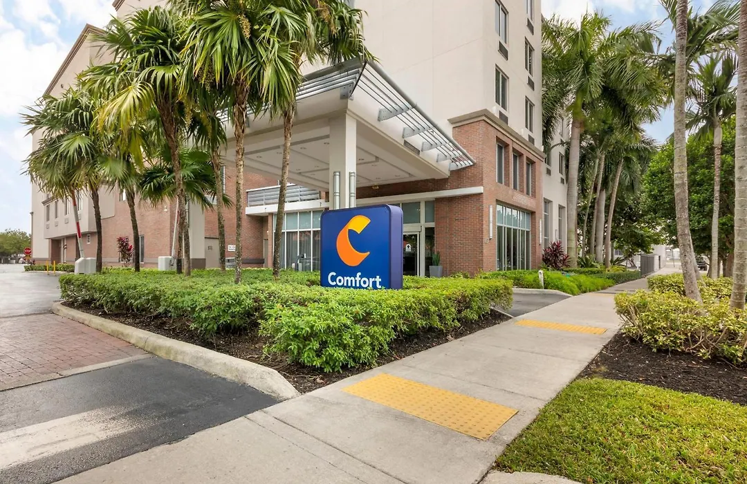 Comfort Suites Miami Airport North-1