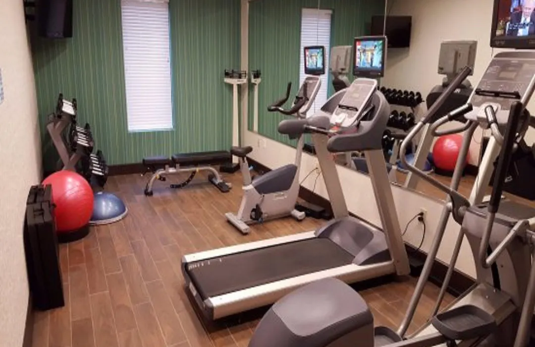 Holiday Inn Express & Suites Quincy I-10 By Ihg-1
