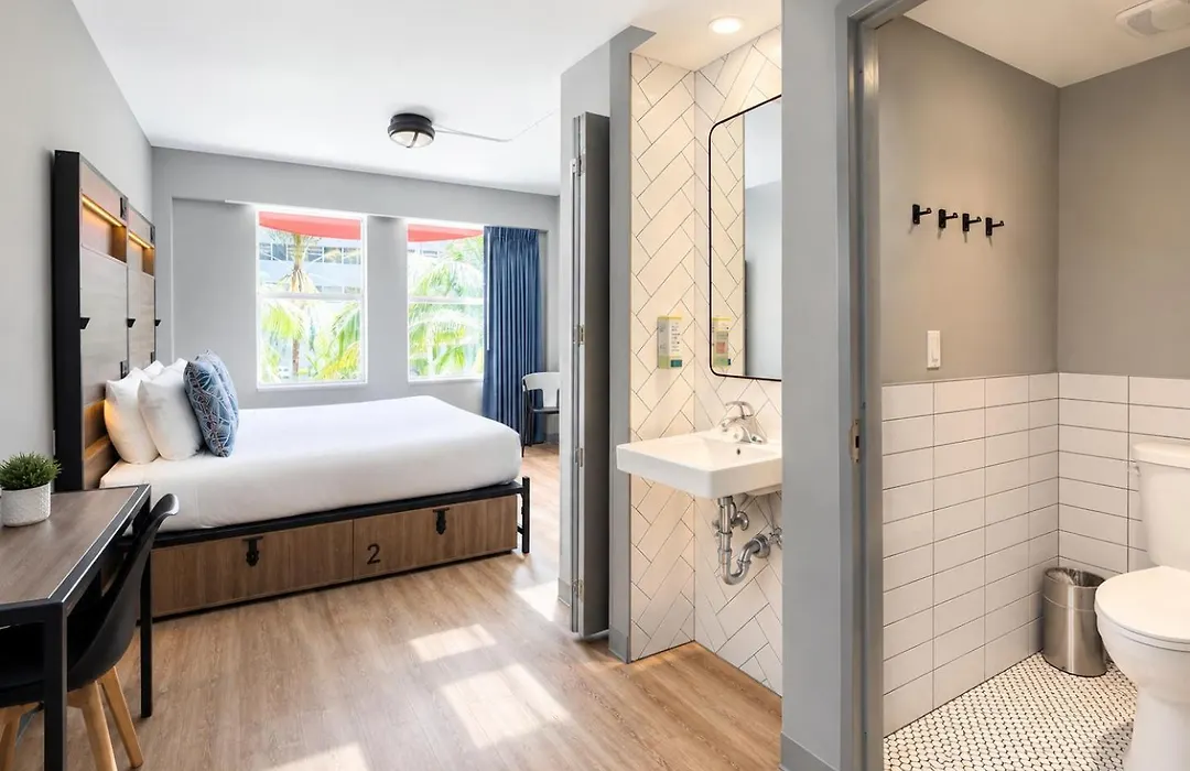 Hotel Rendale Miami Beach-1