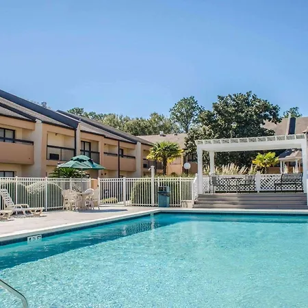 Quality Inn & Suites Pensacola Bayview-2