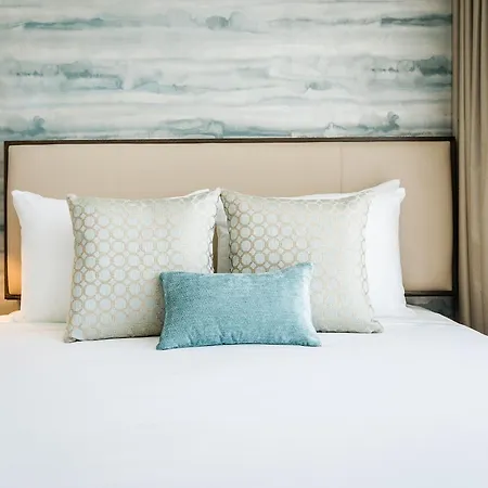 Iberostar Waves Miami Beach-3