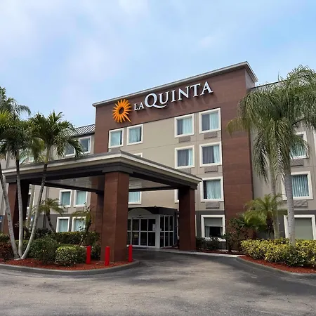 La Quinta By Wyndham Naples East-2