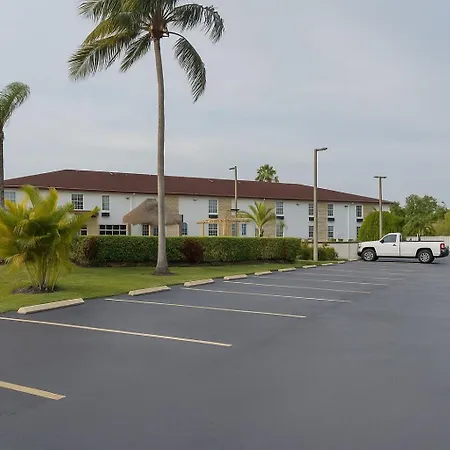 Belmont Inn&Suites-2