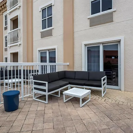 Hampton Inn & Suites St. Petersburg/Downtown-2
