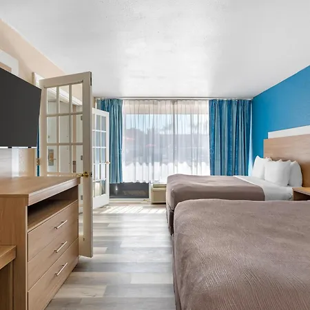 Quality Inn & Suites Conference Center-3