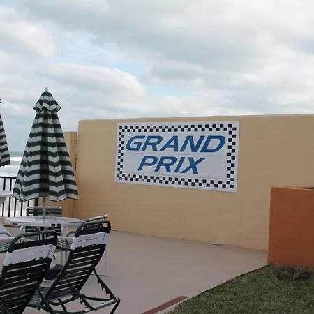 Grand Prix Motel Beach Front-3