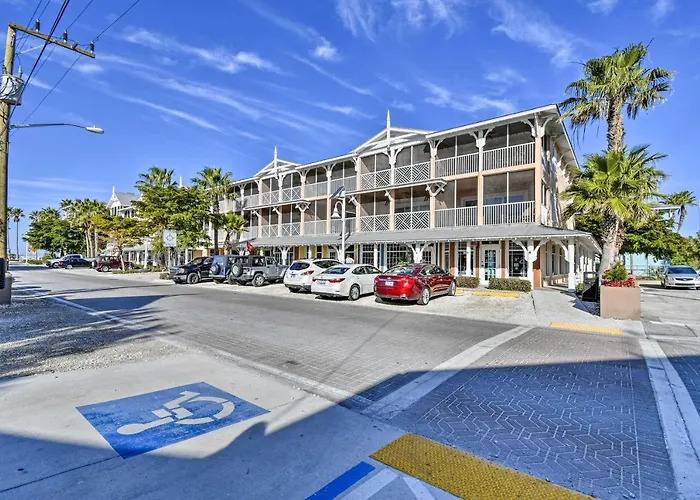 Resort Condo W/ Beach Access On Anna Maria Island!