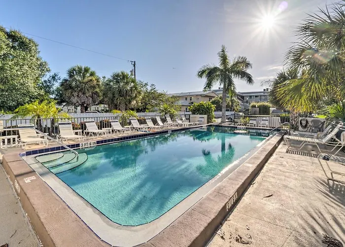 Resort Condo W/ Beach Access On Anna Maria Island!