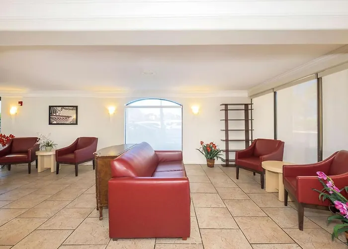 Days Inn By Wyndham Neptune Beach