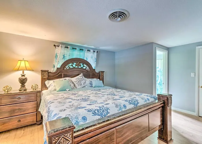 Peaceful Venice Villa W/ Patio - 2 Miles To Beach!