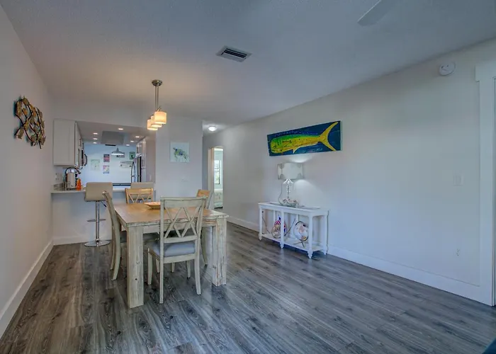 Anna Maria Island Beach Palms 7A