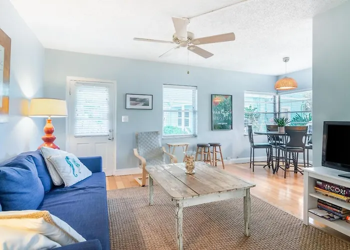Cute One Bedroom At The Coral Resort Apts