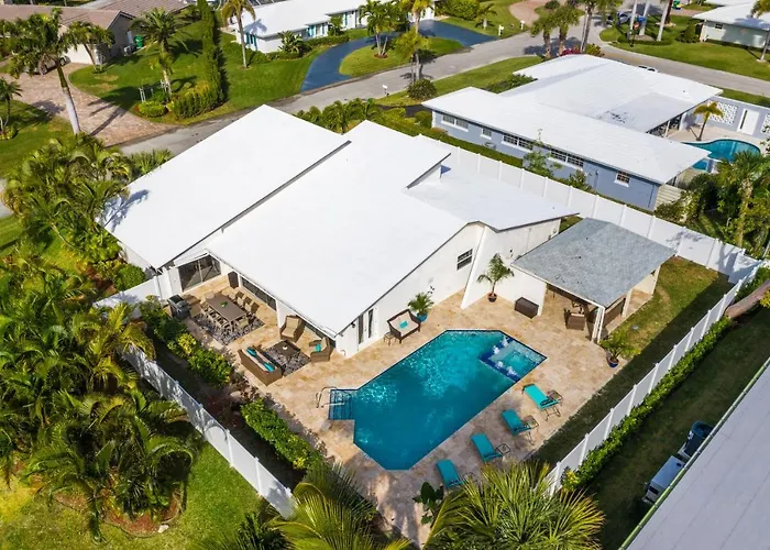 Calira - 2 Suites, 3 King Beds - Heated Pool & Infinity Spa, Walk To Beach - By Maven Vacation Rentals