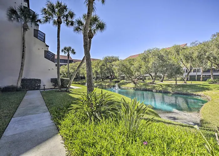 Sunny Siesta Key Condo W/ Beach Access + Pool!