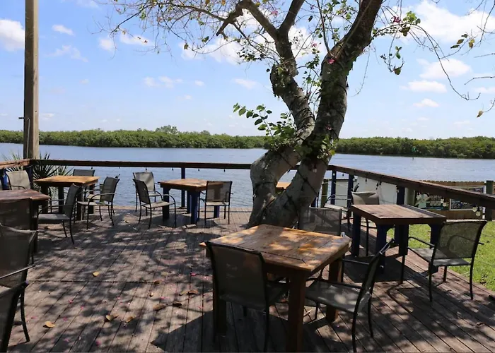 Beautiful New Luxury Townhome With Private Beach And Swimming Pools