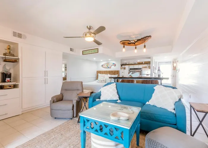 Stunning Ocean Views Steps From The Beach With Pool! Fabulous 4Th Floor Studio!