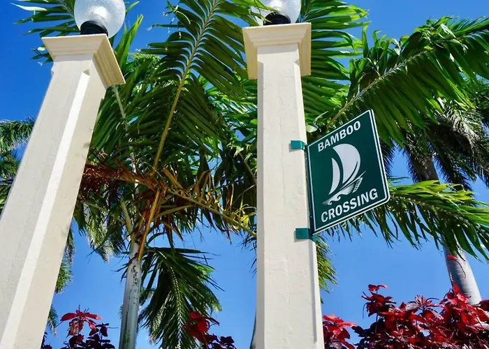 Serenity At Seascape: Steps To The Beach & Shops