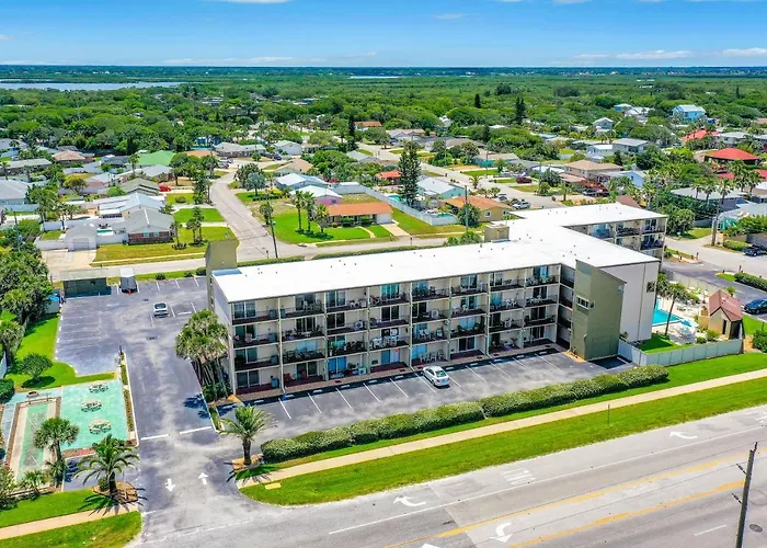 Mariners Cove 302