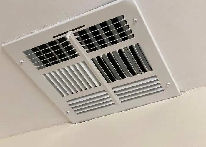 Private Cubicle - Single Bed - Mixed Shared Dorm - Miami Airport