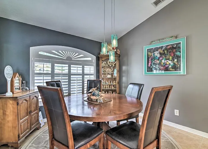 Florida Family Home W/ Dock On Saw Mill Lake!