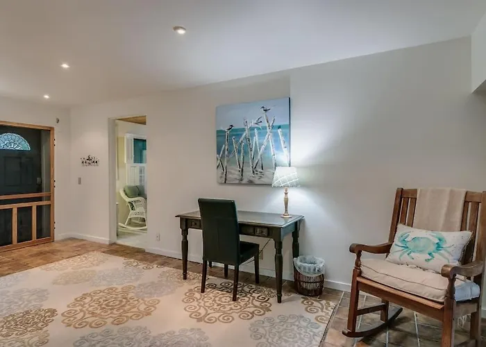Oceanfront Elegance: 6BR Beach House with Hot Tub & Views