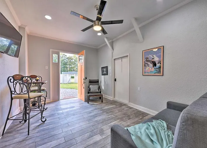 4 Mi To Jax! Quiet, Pet-Friendly Northside Studio