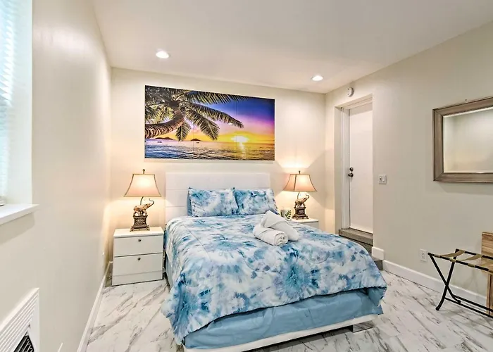 1 Block To Deerfield Beach: Studio W/ Fire Pit!