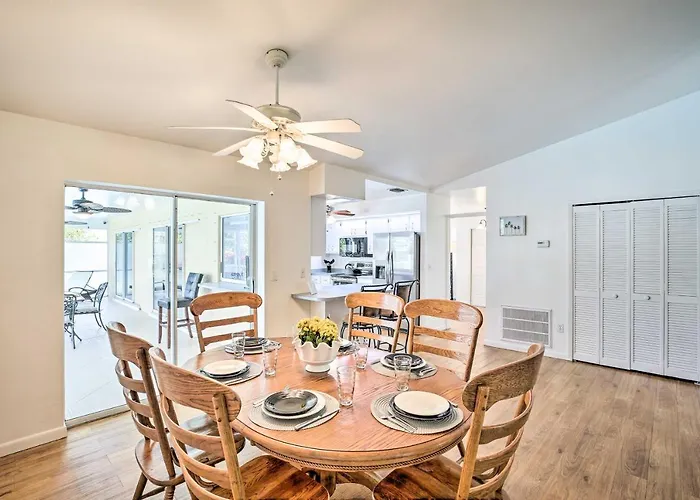 Breezy Cape Coral Oasis, Covered Lanai & Bbq
