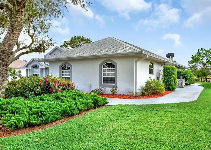Solar Heated Private Pool & Lanai On Golf Course!