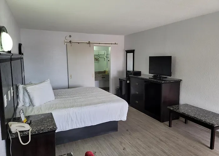 Fairway Inn